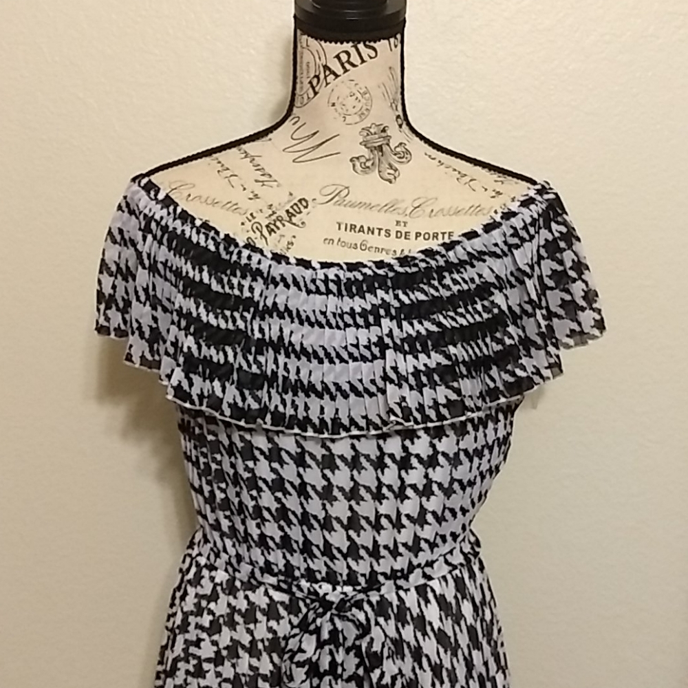 L-Left Day to Night Dress - Picture 2 of 3